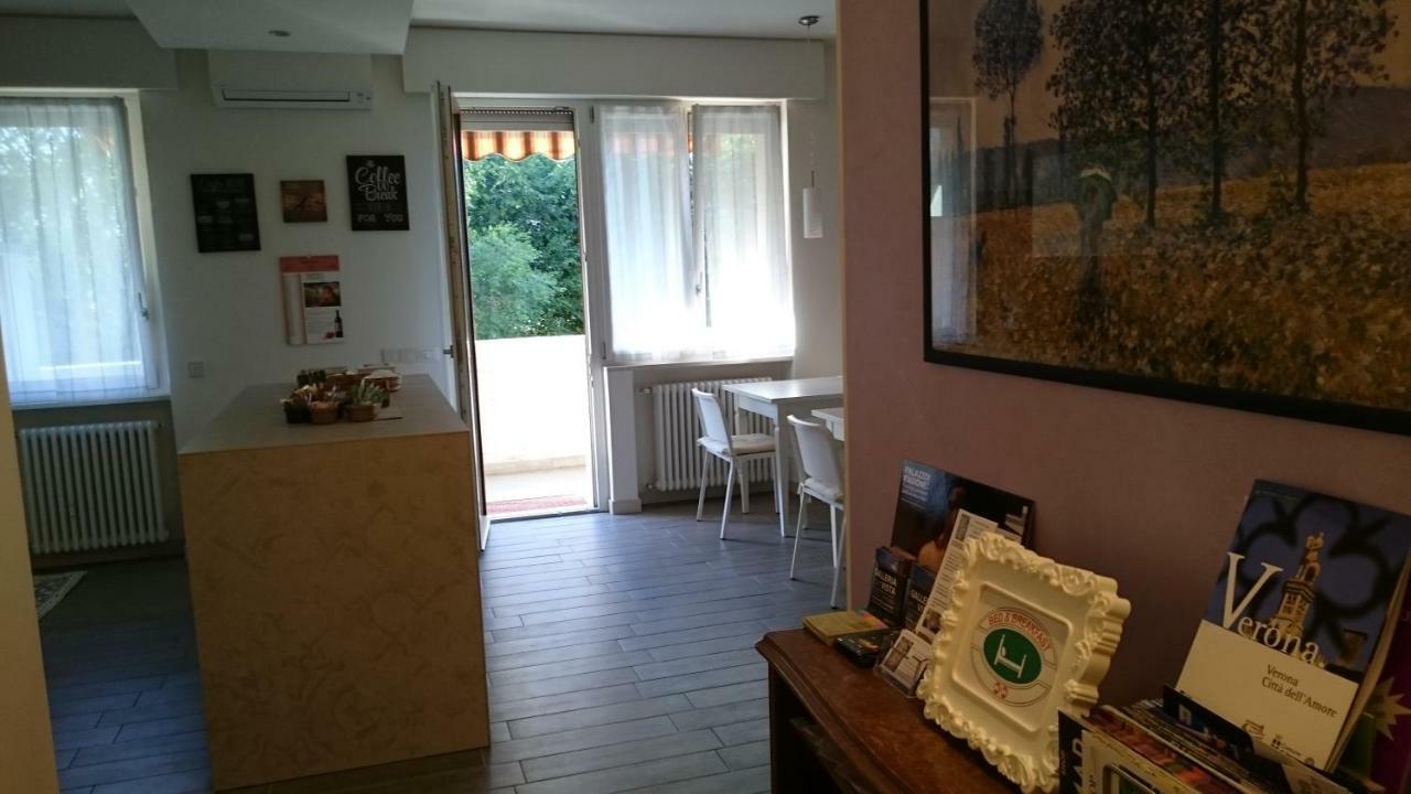 Bed And Breakfast Di Mara E Stefano Verona Bagian luar foto