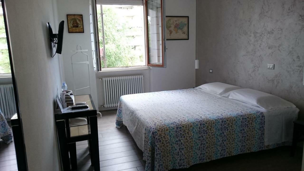 Bed And Breakfast Di Mara E Stefano Verona Bagian luar foto